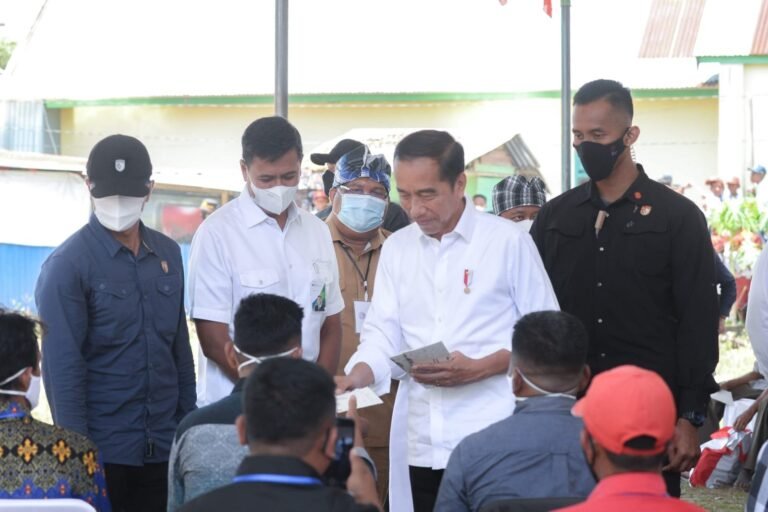 Presiden Serahkan BSU Peserta BPJS Ketenagakerjaan