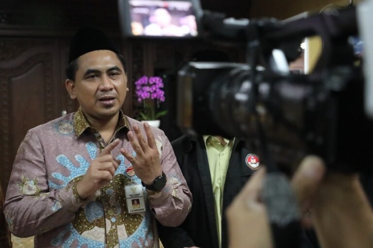Taj Yasin Usulkan Pengawasan Sertifikasi Halal Industri Daging