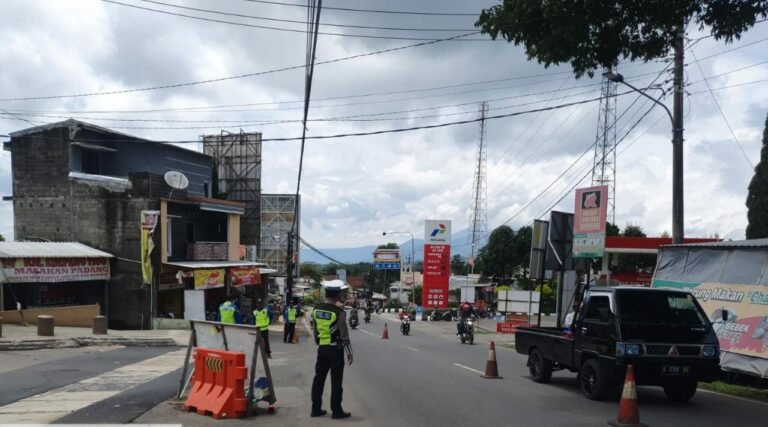 Ops Zebra Candi 2022 Satlantas Polres Semarang Patroli Wisata Rawan Macet