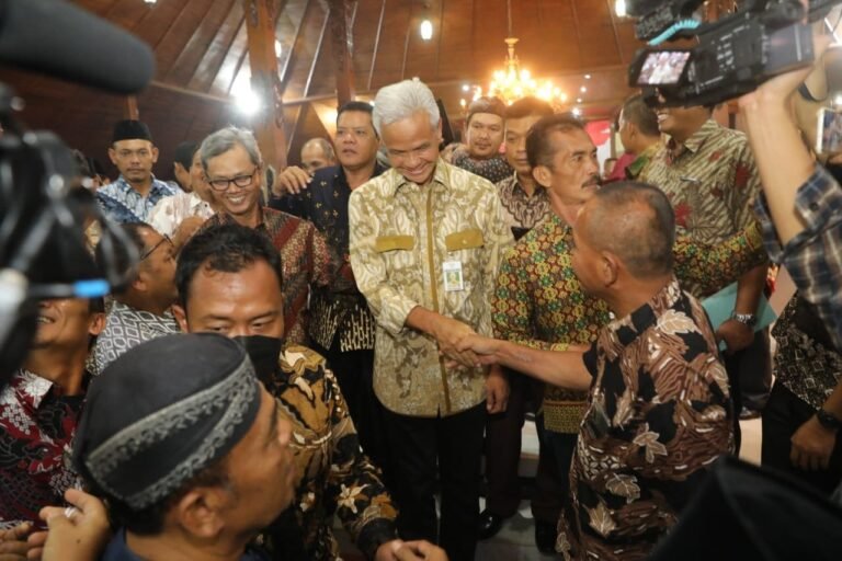 Peduli Korban Gempa Cianjur, Ganjar Kirim Keperluan Wanita dan Mainan Anak-anak