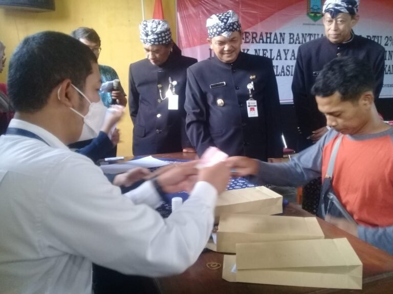 518 Nelayan Kecil Rawa Pening Terima Bansos DTU