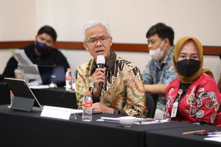 Jateng Kandidat Provinsi Informatif, Ganjar: Mau Terbuka harus Buka Aduan di Medsos
