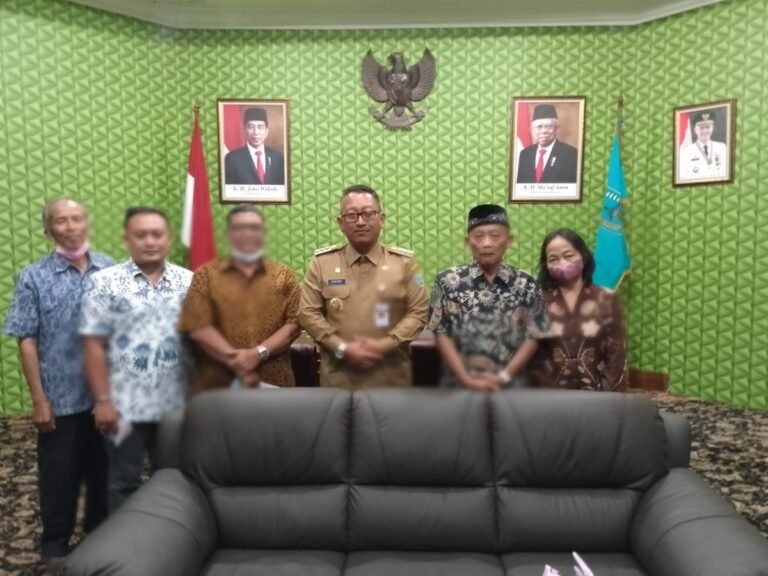 Tuntut Keadilan, Keluarga Terdakwa Korupsi PPH 21 Curhat ke Pj Wali Kota