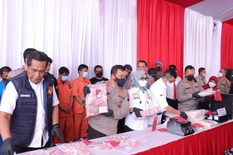 Polda Jateng Bongkar Pabrik Upal Berkedok Percetakan di Sukoharjo, Omzet 1 Miliar Lebih