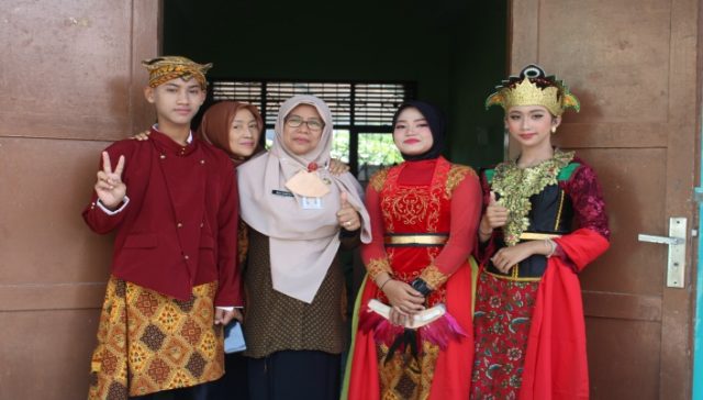 SMP 35 Semarang Rayakan Sumpah Pemuda