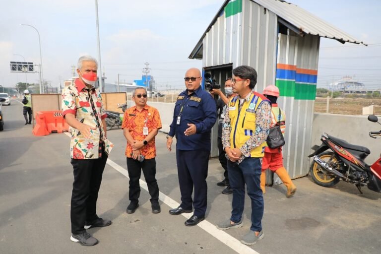 Ganjar Pastikan Tol Semarang-Demak Siap Dilalui Saat Nataru