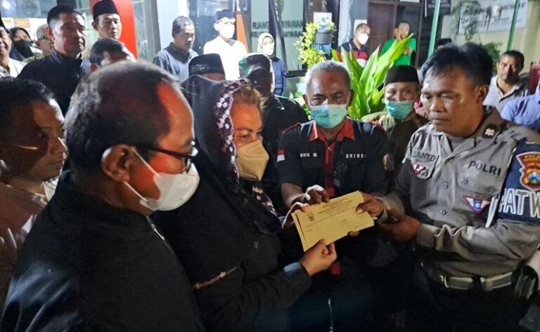 Pemkot Menjamin Biaya Perawatan Korban Kecelakaan Bus di Manyaran