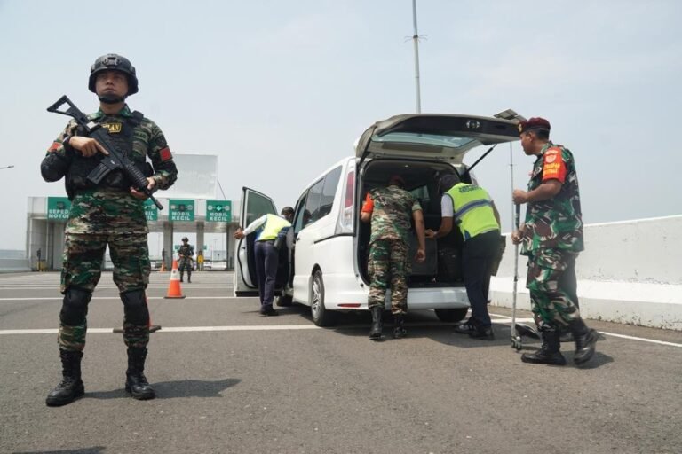 Antisipasi Gangguan Keamanan, TNI Sweeping Kendaraan Masuk Bandara