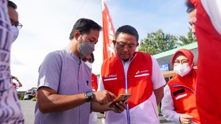 Direktur Keuangan Pertamina Patra Niaga Tinjau Sistem Digitalisasi SPBU