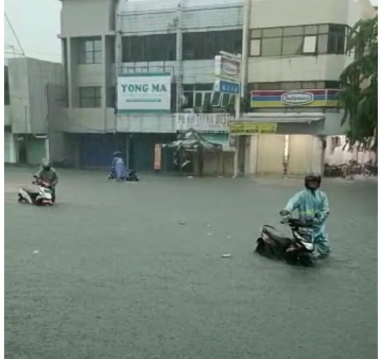 Hujan Terus, Kota Semarang Dikepung Banjir