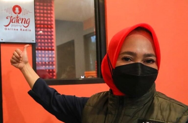 Cari Informasi Up Date Jateng? Dengarkan Jateng Gayeng Online Radio