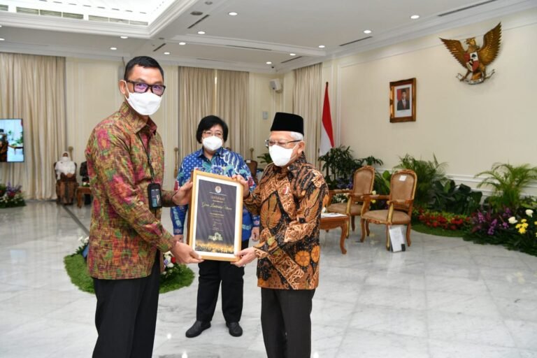 Darmawan Prasodjo Dianugerahi Green Leadership Utama dari Pemerintah RI