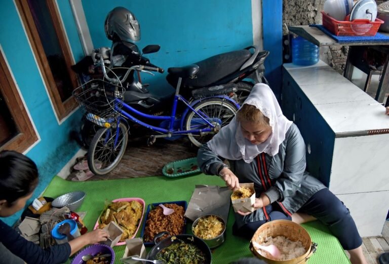Bantu Warga Terdampak Banjir, Pemkot Dirikan Dapur Umum