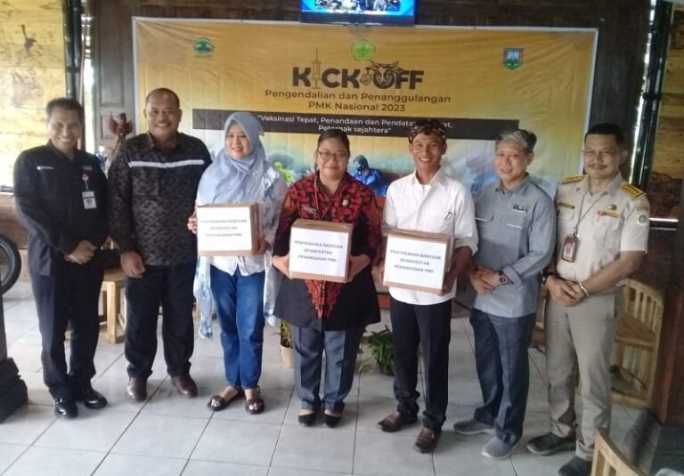 Kick Off Pengendalian PMK, Pemprov Target Vaksinasi 2,4 Juta Ternak