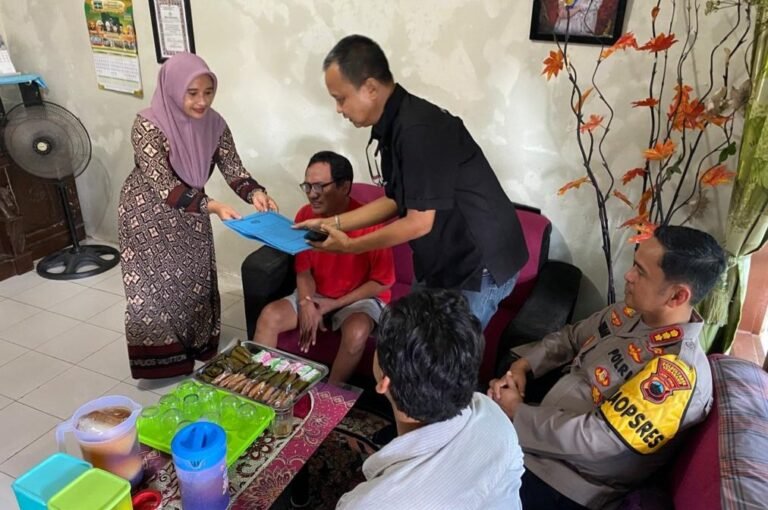 Jurnalis bersama Polrestabes Semarang Gelar Pelatihan Medsos Hingga Bhakti Sosial