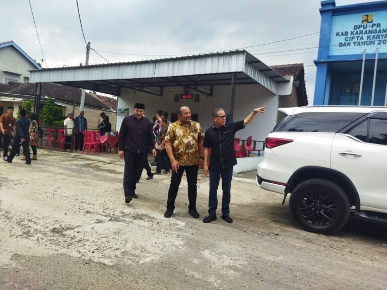 Cek Jalan Rusak di Karanganyar, Anggota DPR RI, Dolfie OFP Gelontorkan 30 Miliar Lebih, Rober Optimistis Ekonomi Masyarakat Meningkat