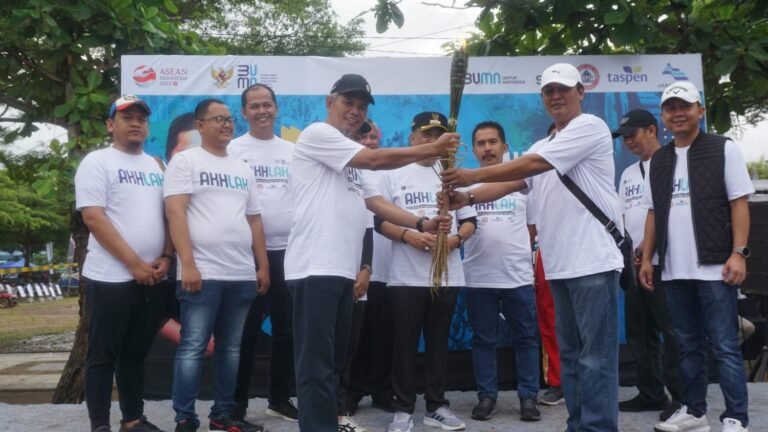 SIG Pabrik Tuban Ajak Masyarakat Jepara Jalan Sehat
