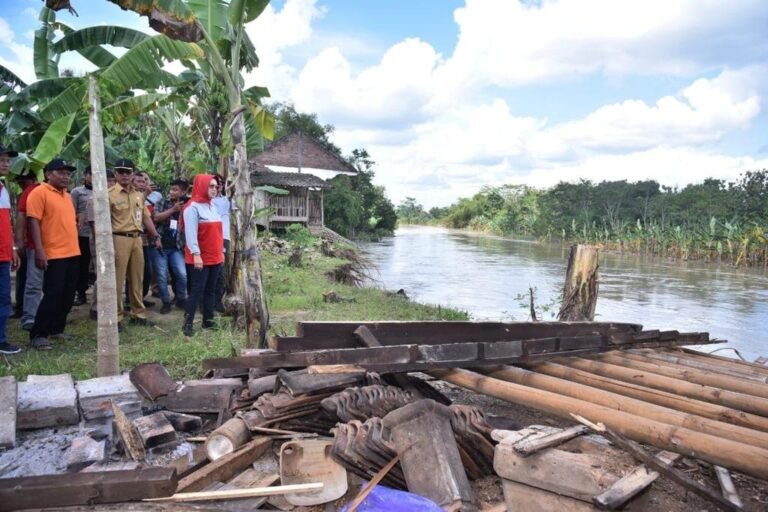 Bupati Sukoharjo Geram BBWSBS Lamban, 14 Rumah Warga Ambrol Diterjang Abrasi