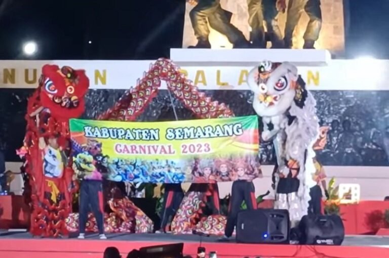 Barongsai-Liong Semarakkan Carnival di Monumen Palagan Ambarawa