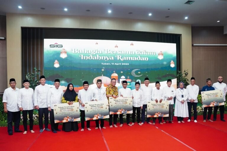 SIG Salurkan Bantuan Rp10,84 Miliar