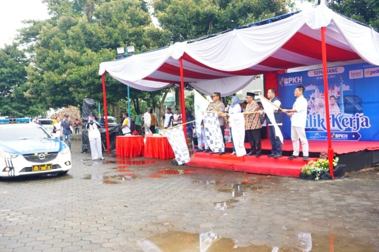 Balik Kerja Bareng, BPKH Lepas Ratusan Pemudik Asal Jawa Tengah Kembali ke Jabodetabek