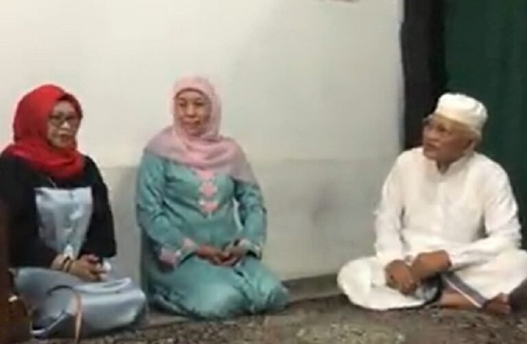 Khofifah Sowan Gus Mus-NU, Gibran Pamer Ganjar-Sandiaga