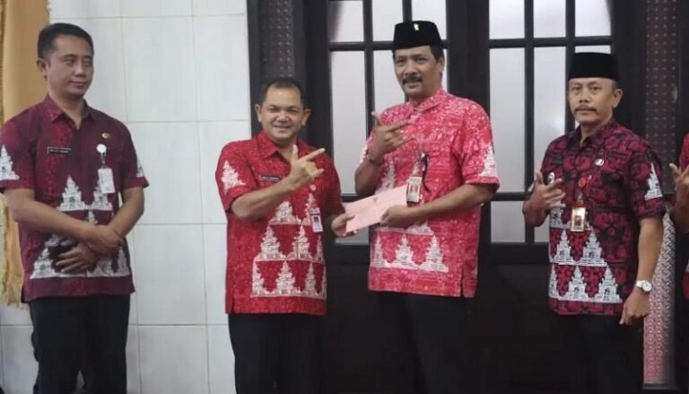 Empat Kades Kabupaten Semarang Nyaleg Terima Surat Pemberhentian