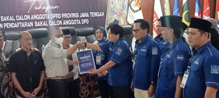 Demokrat Jateng Daftarkan 120 Bacaleg ke KPU Jateng
