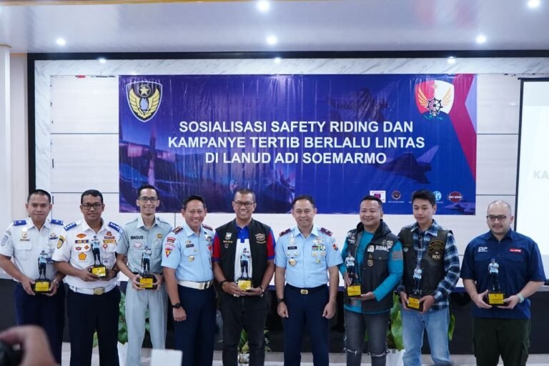 Ratusan Anggota TNI AU dan Komunitas Motor Besar Surakarta Ikuti Sosialisasi Safety Riding dari Astra Motor Jateng