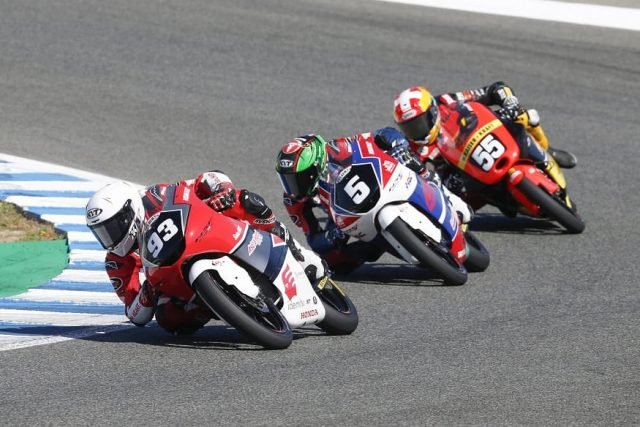 - PEBALAP AHRT- Pebalap Astra Honda Racing Team (AHRT), Fadillah Arbi Aditama berhasil tampil impresif dan menembus grup depan pada dua balapan putaran ketiga ajang balap FIM JuniorGP. FOTO : IST/ANING KARINDRA/JATENG POS