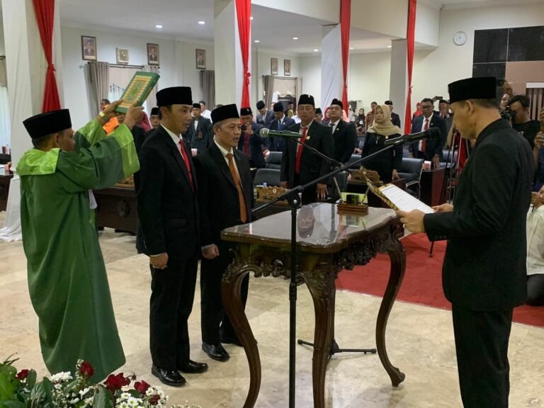 Pelantikan PAW DPRD Karanganyar, Ini pesan Juliyatmono Jelang Pemilu 2024