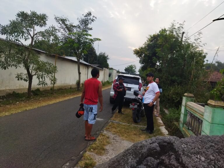 Warga Mengeluh Serangan Lalat Peternakan di Sosmed, Dewan Datangi Dusun Cermen