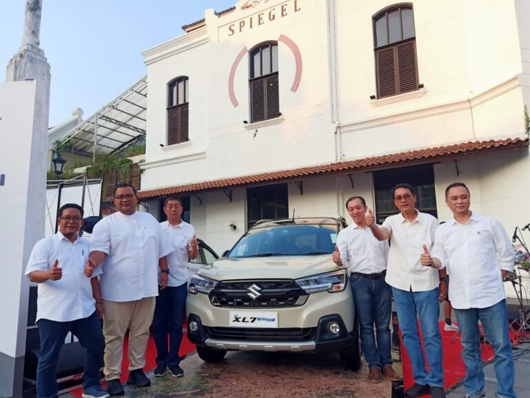 Suzuki XL7 Hybrid Resmi Masuk Pasar Semarang
