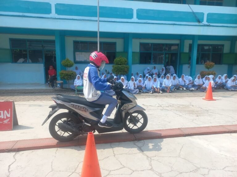 Pelajar Lebih Sering Periksa Bensin Dibanding Rem