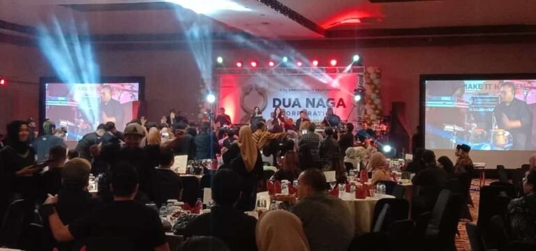 HUT ke 8 Dua Naga Corporation,  Launching Usaha ke 21 dan Bakti Guru