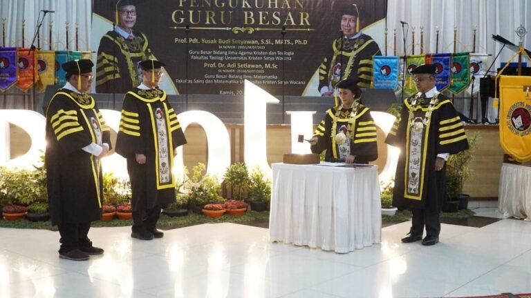 UKSW Kukuhkan Dua Guru Besar Baru Menuju Entrepreneurship Research University