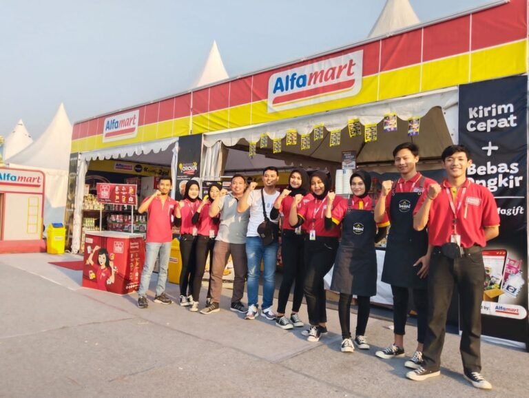 Meriahkan Pekan Raya Kendal 2023, Alfamart Pasarkan Produk UMKM Kendal.