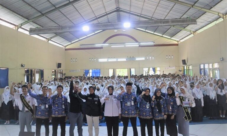 Hari Pertama MPLS, Polres Semarang Sosialisasi Bijak Bermedsos