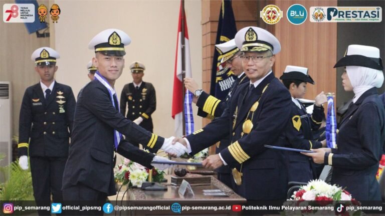 Direktur PIP Semarang Mewisuda 242 Perwira Transportasi