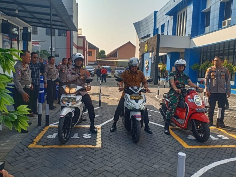 Bupati dan Kapolres Lulus Uji Lintasan SIM C
