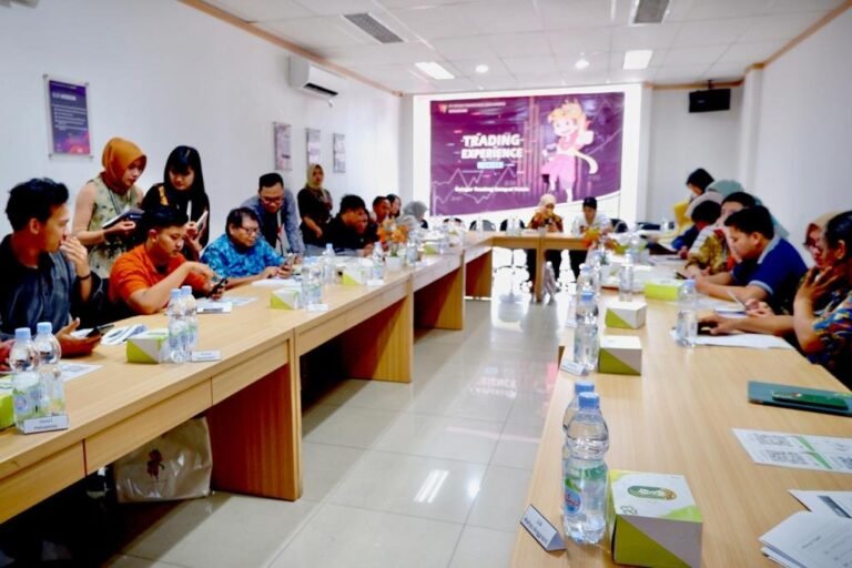 Edukasi dan Lindungi Masyarakat Dari Investasi Ilegal, RFB Semarang Perkenalkan Trading Experience Center