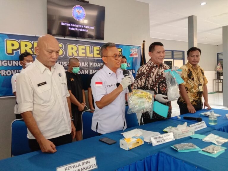 BNN Jateng Tangkap Dua Kurir Sabu dan BB Sabu Seberat 1 Kg Senilai Rp 1 Miliar
