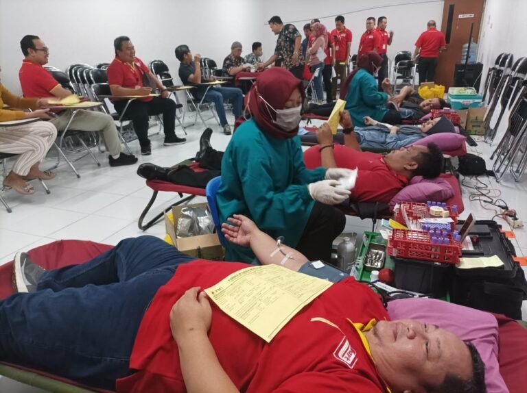Alfamart Gelar Donor Darah Peringati Hari Palang Merah Nasional