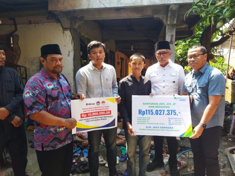 BPJS Ketenagakerjaan Klaten Santuni Ahli Waris Perangkat Desa Kebonharjo