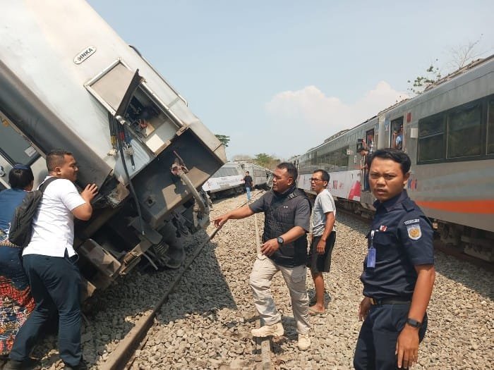 Dampak KA Anjlok, 9 Perjalanan Dialihkan via Jalur Utara Jawa