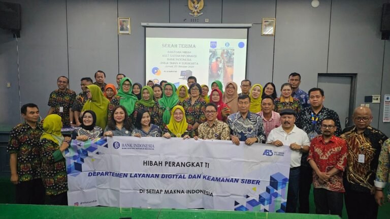 Bank Indonesia Serahkan Hibah Paket TI Untuk SMA Negeri 4 Surakarta