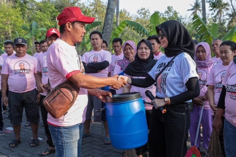 Semangat Srikandi Ganjar Semarang Bersihkan Lingkungan untuk Cegah Penyakit