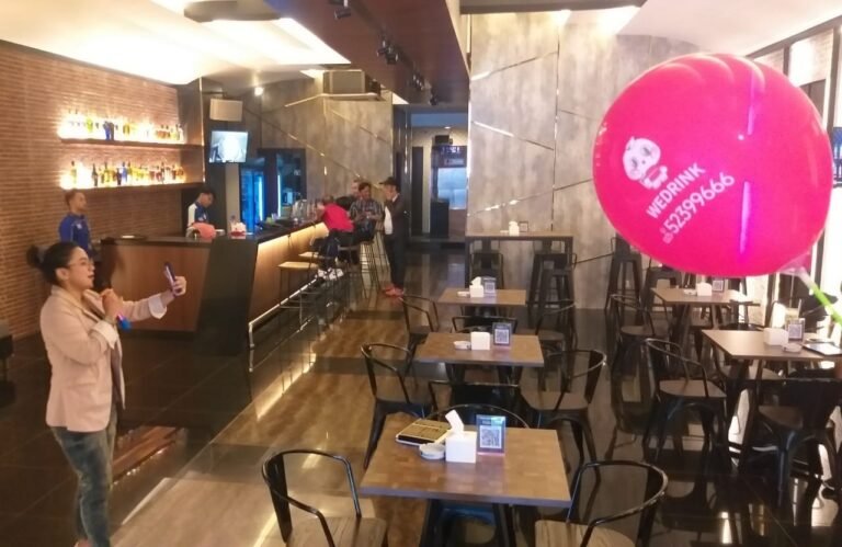 IInul Vizta Hadirkan Mini Lounge Karaoke Ruang Terbuka Sembari Nguliner