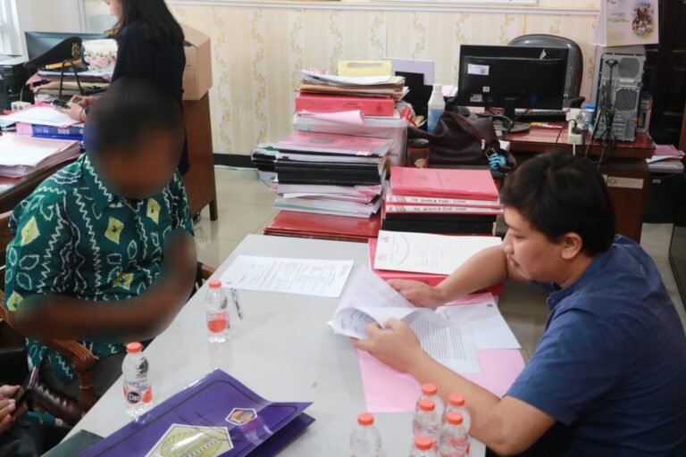 Kanwil DJP Jateng I Kembali Serahkan Tersangka Pidana Perpajakan ke Kejaksaan