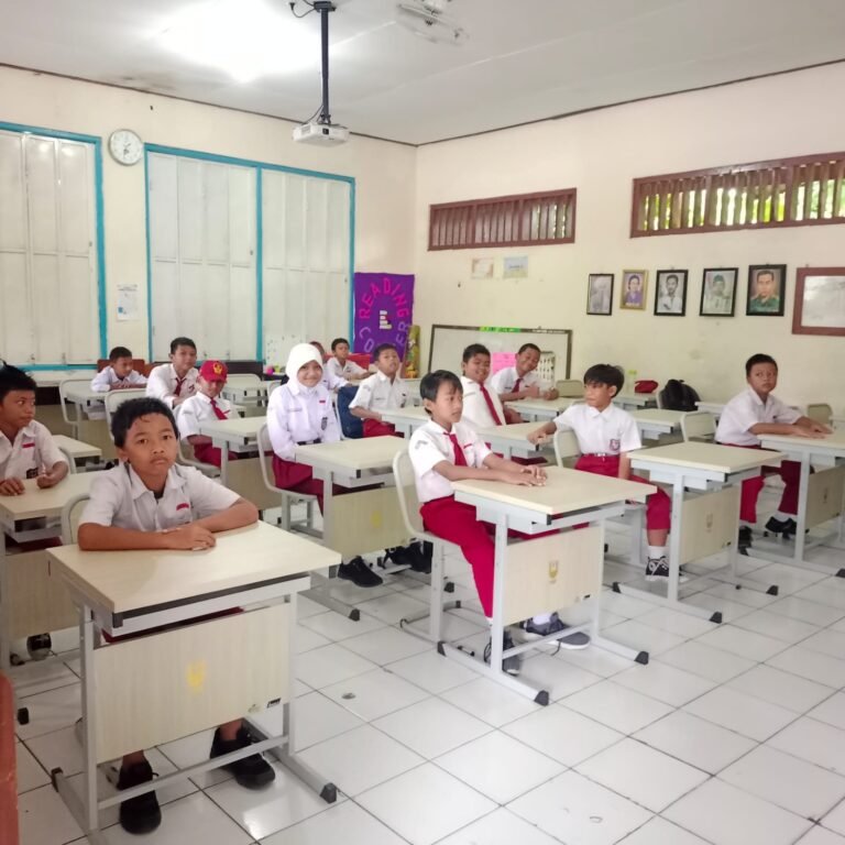 Banyak Meja dan Kursi SD Tak Layak, Para Guru di Kota Semarang Sambut Positif Pengadaan Fasilitas Baru